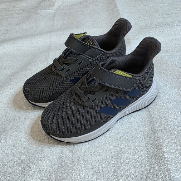 Adidas Duramo Gray With Blue Stripes Size Toddler 9K - Picture 1 of 9